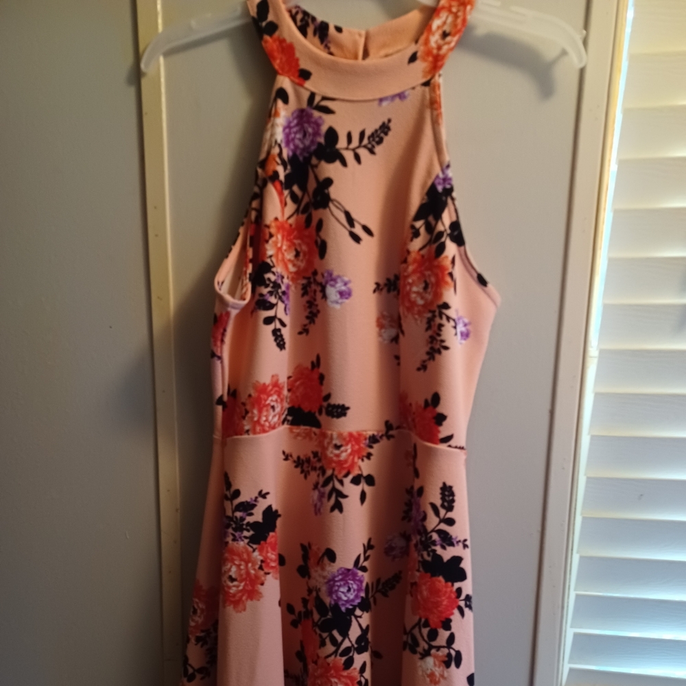 Collared neckline floral dress
